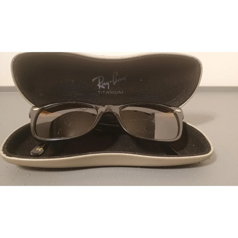 Ray-Ban Black Frame Brown Lens Wayfarer Sunglasses